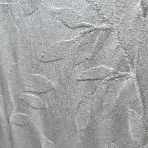 Zara Off-White Floral Knit Fabric Short Sleeved Button up Shirt - Picture 8 of 8